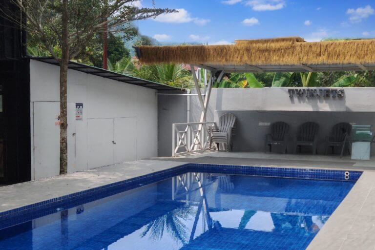 Twin Jets Swimming pool